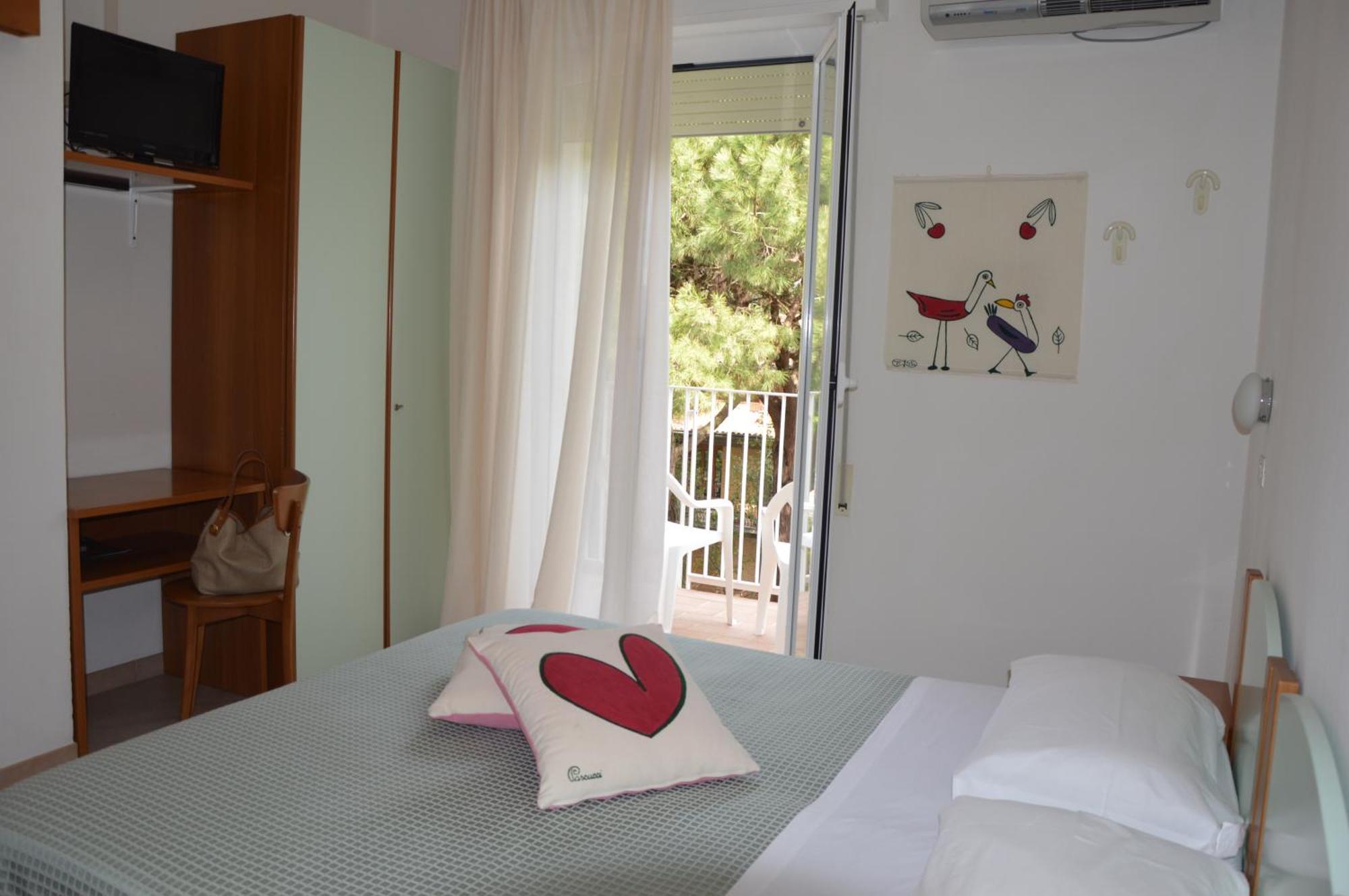 Hotel Orsa Maggiore ميلانو ماريتيما الغرفة الصورة